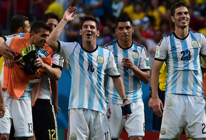 梅西率领阿根廷力克巴西，锁定2026年世界杯南美区预选赛冠军